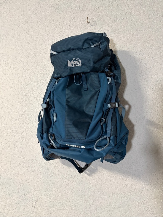 Rei Co-Op Handbags - REI Co-op Women's Traverse 35 hiking Backpack 35 liters 16“-18”torso XS-S blue